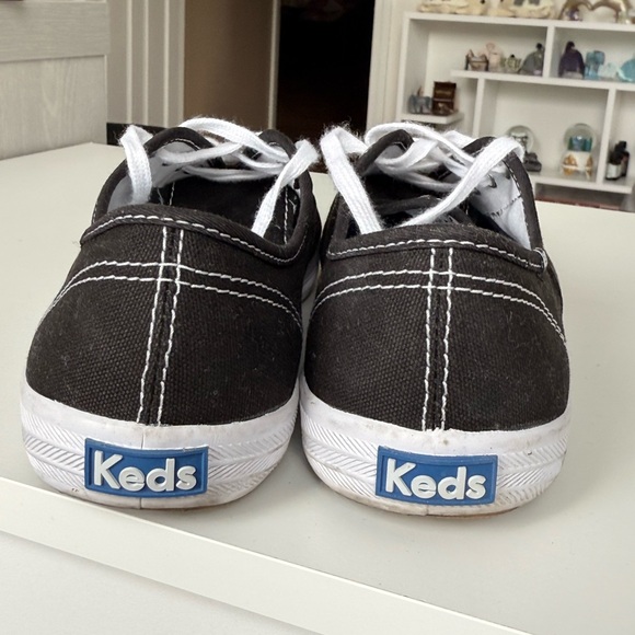 Keds Classic Black and White Canvas Shoes - Picture 4 of 6